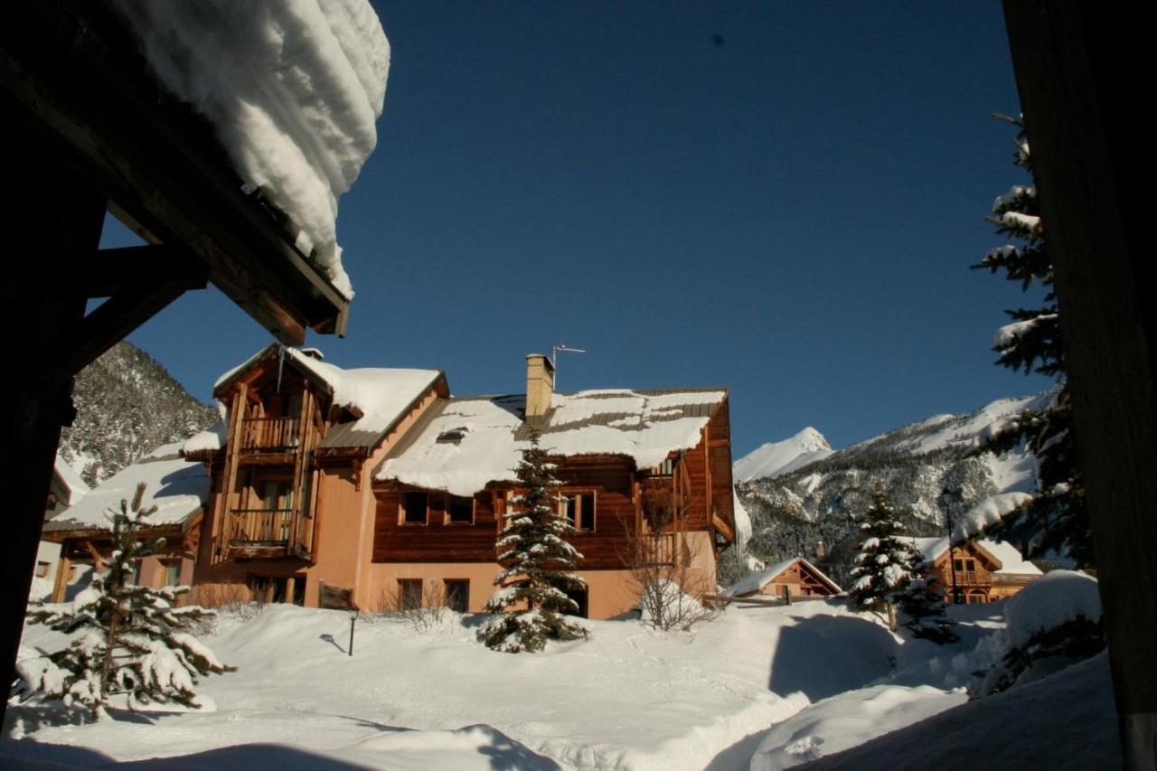 Le Leyrier Hameau Des Chazals Nevache Hautes Alpes Exterior foto